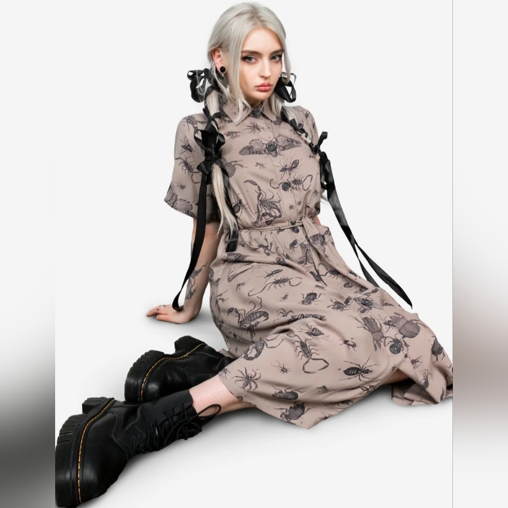 Taupe Short-Sleeve Print Midi Dress with Belt
